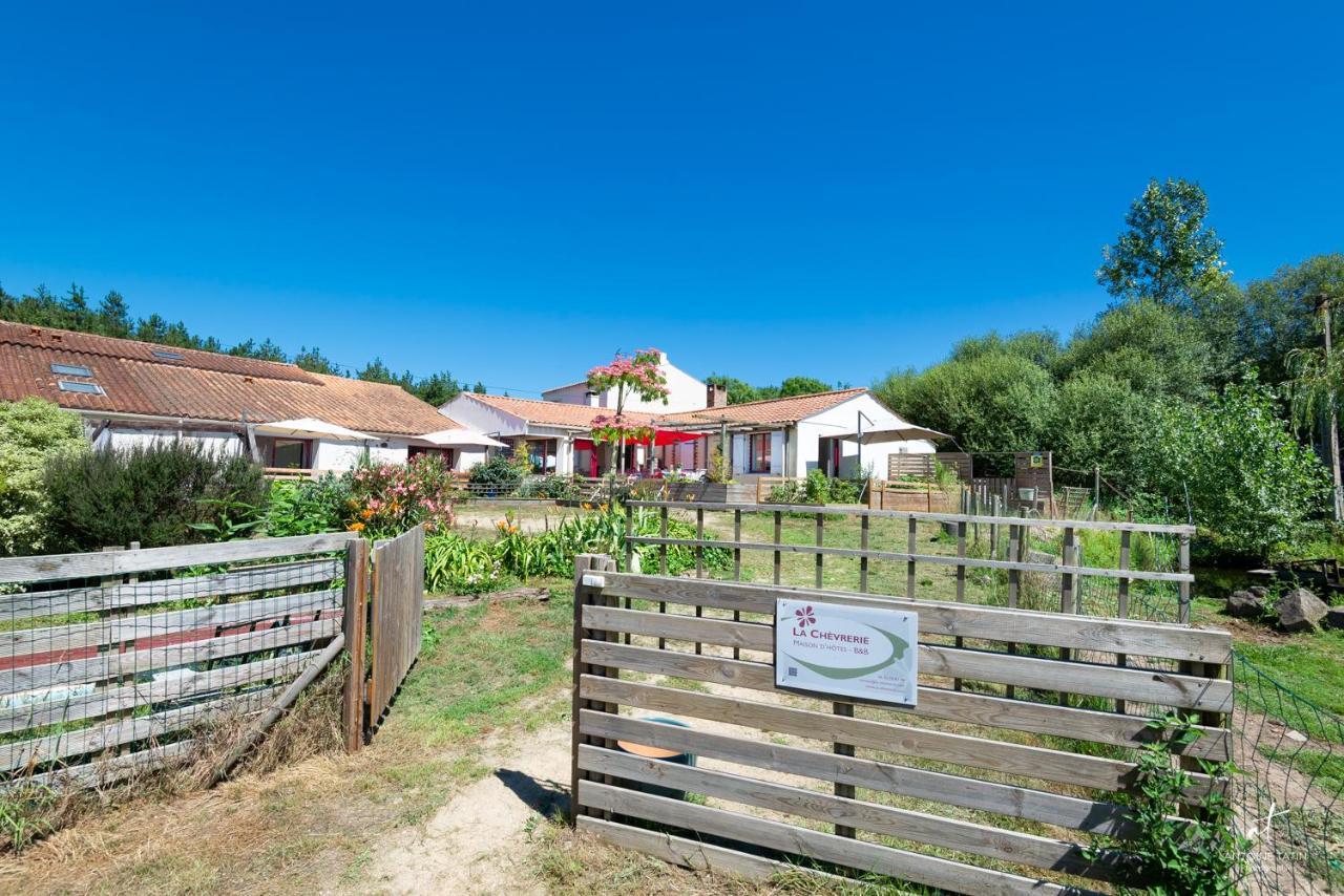 La Chevrerie Bed & Breakfast Vairé Eksteriør bilde